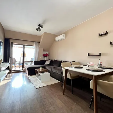 Urban Nest - Near Center And Bus Station Varna