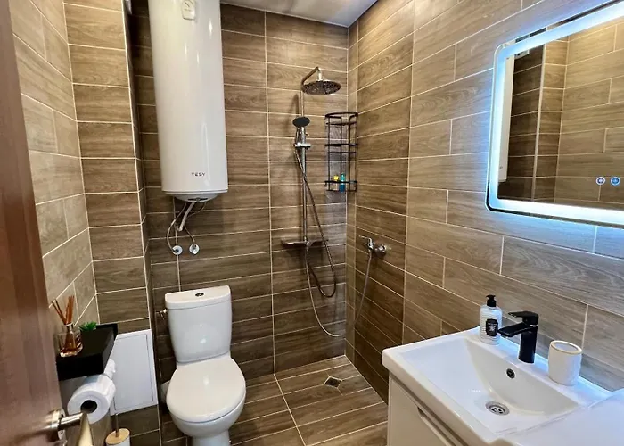 Urban Nest - Near Center And Bus Station Apartment *