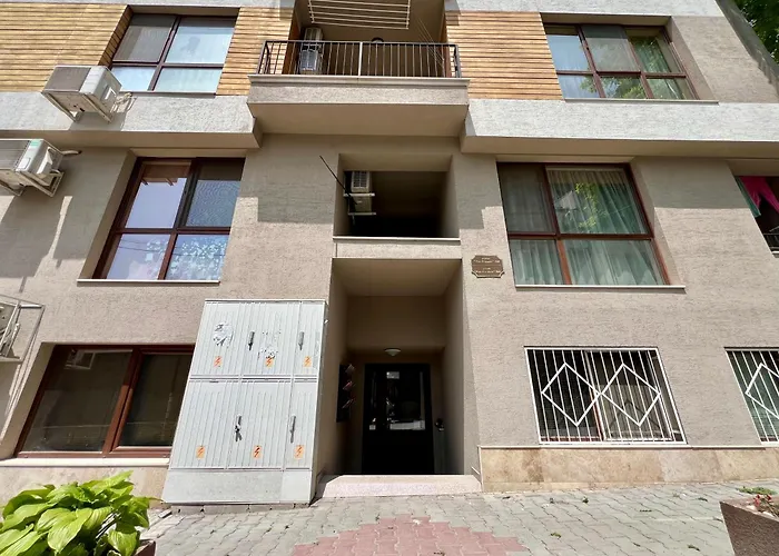 Urban Nest - Near Center And Bus Station Varna